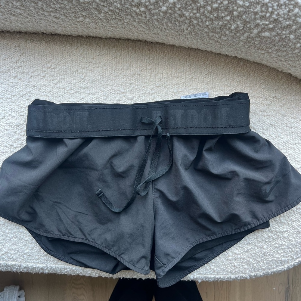 Nike Black Athletic Shorts Lightweight Moisture-Wicking